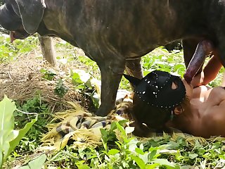 Zoofilia Mulher Sentando No Cachorro