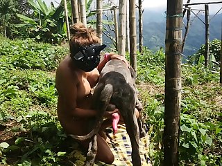 Zoofilia Mulher Sentando No Cachorro